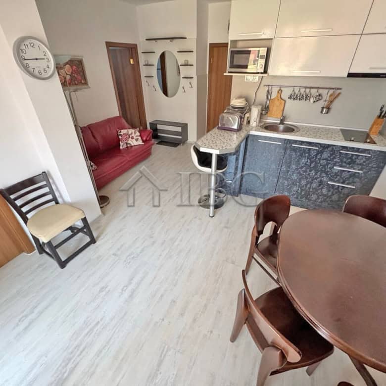 Ground-floor apartment with modern kitchen and living area in Sunny Day 6, Sunny Beach. Perfect for.