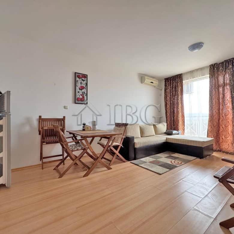Comfortable 1-bedroom apartment featuring panoramic city views and modern furnishings. Perfect for a.