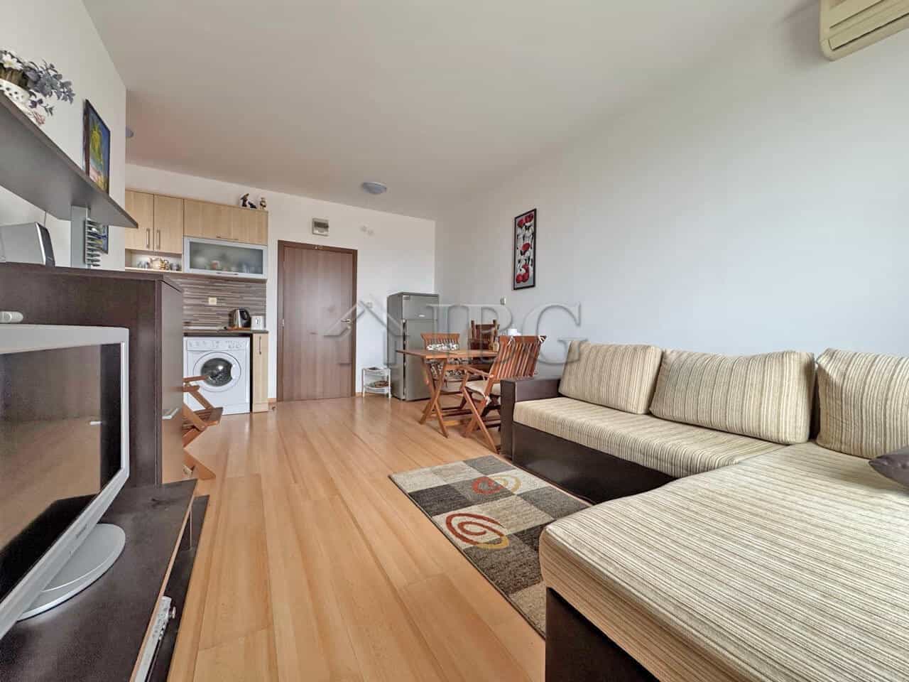 1-Bedroom apartment with panoramic views and modern furnishings.