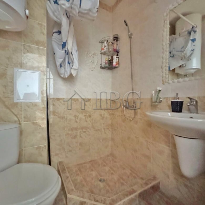 Apartment with panoramic views and compact bathroom in Sunny Beach.