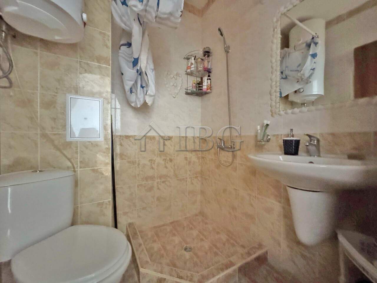 Apartment with panoramic views and compact bathroom in Sunny Beach.