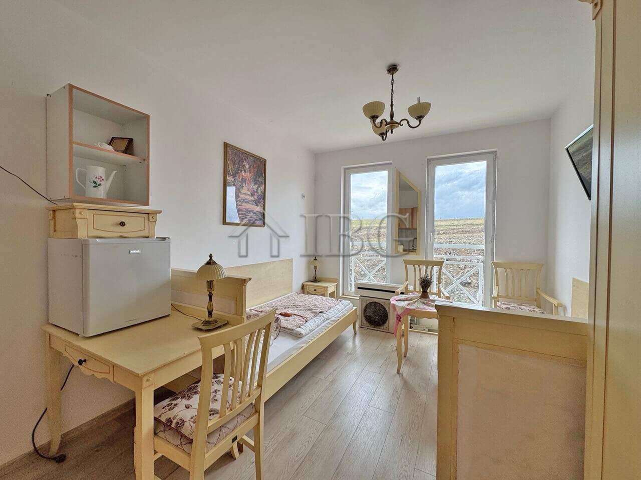 Furnished studio apartment without balcony in Sunny Beach, perfect for a comfortable stay. Bright in.