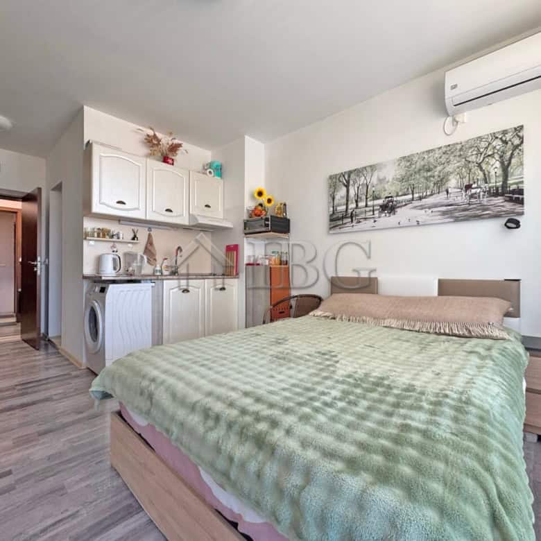 Cozy furnished studio with balcony in Topoli Complex, Sunny Beach.