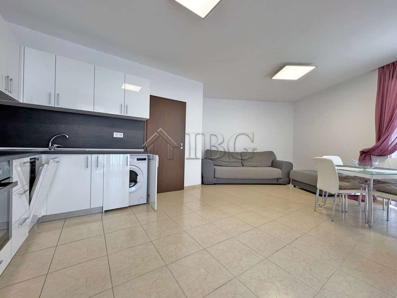 Apartment with modern kitchen and pool view in Sunny Beach.