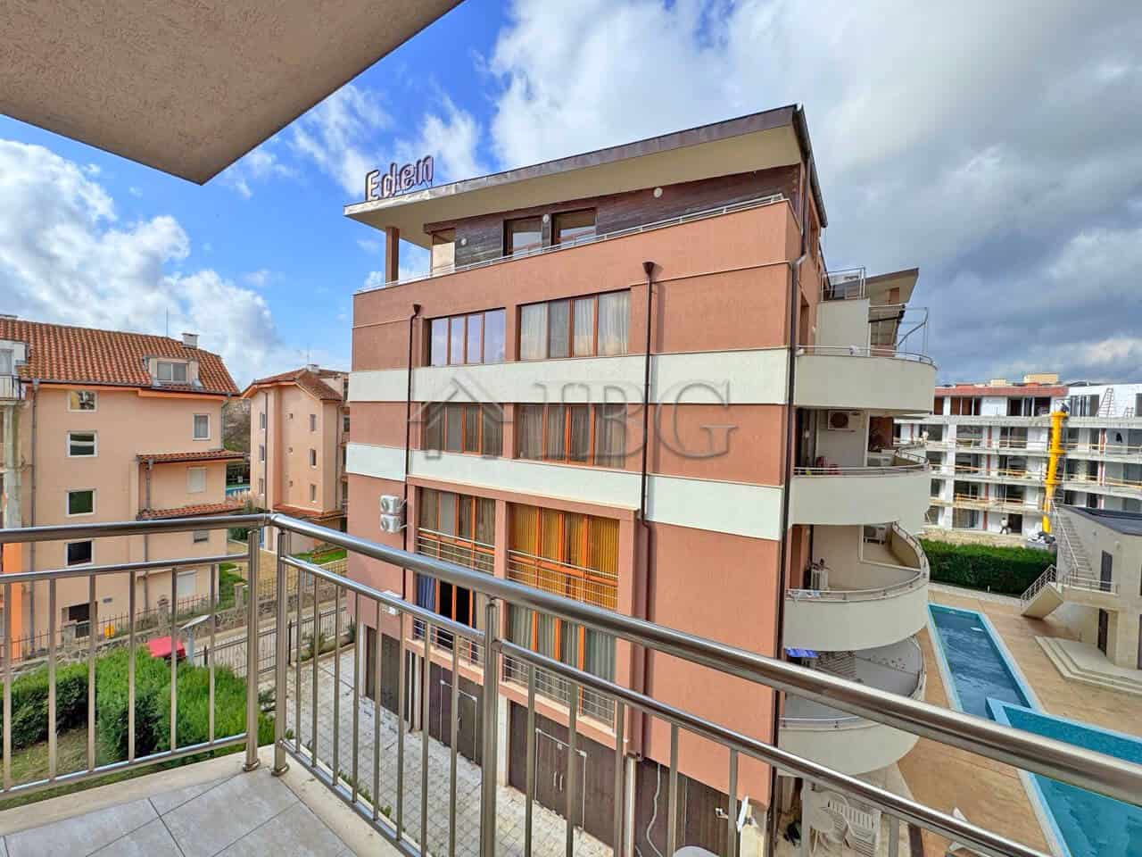 Modern one-bedroom apartment with pool view in Sunny Beach. Perfect for relaxing holidays and invest.