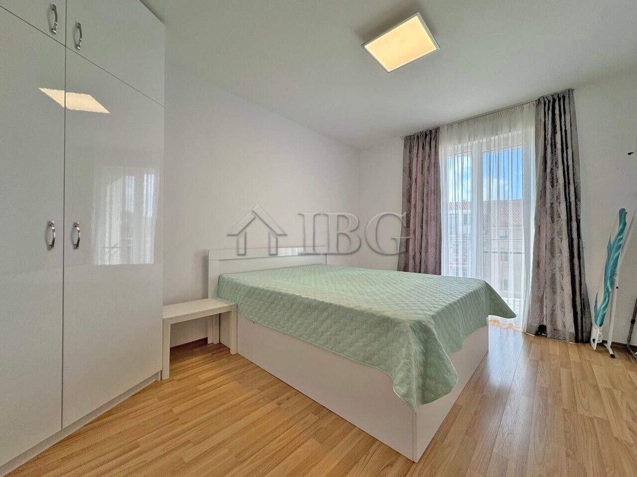 Modern one-bedroom apartment with pool view in Sunny Beach. Bright, spacious, and perfect for relaxi.