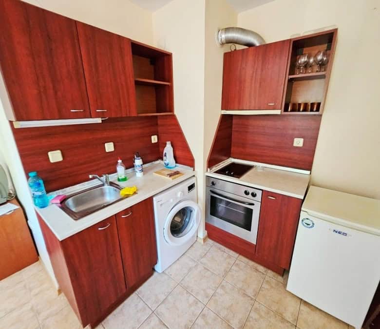 Comfortable 1-bedroom apartment with pool views in Prestige City, 55 sq.m., close to the sea.