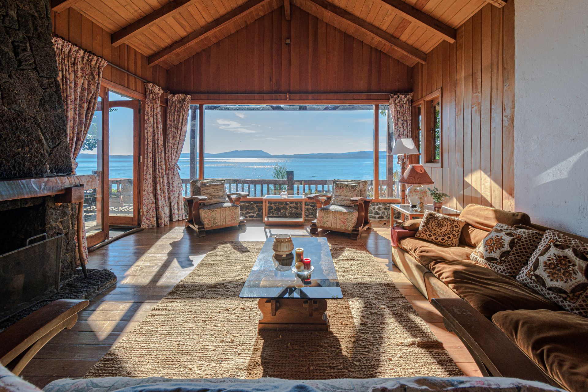 CP1013-Casa-Lago-private-shoreline-Chile-106