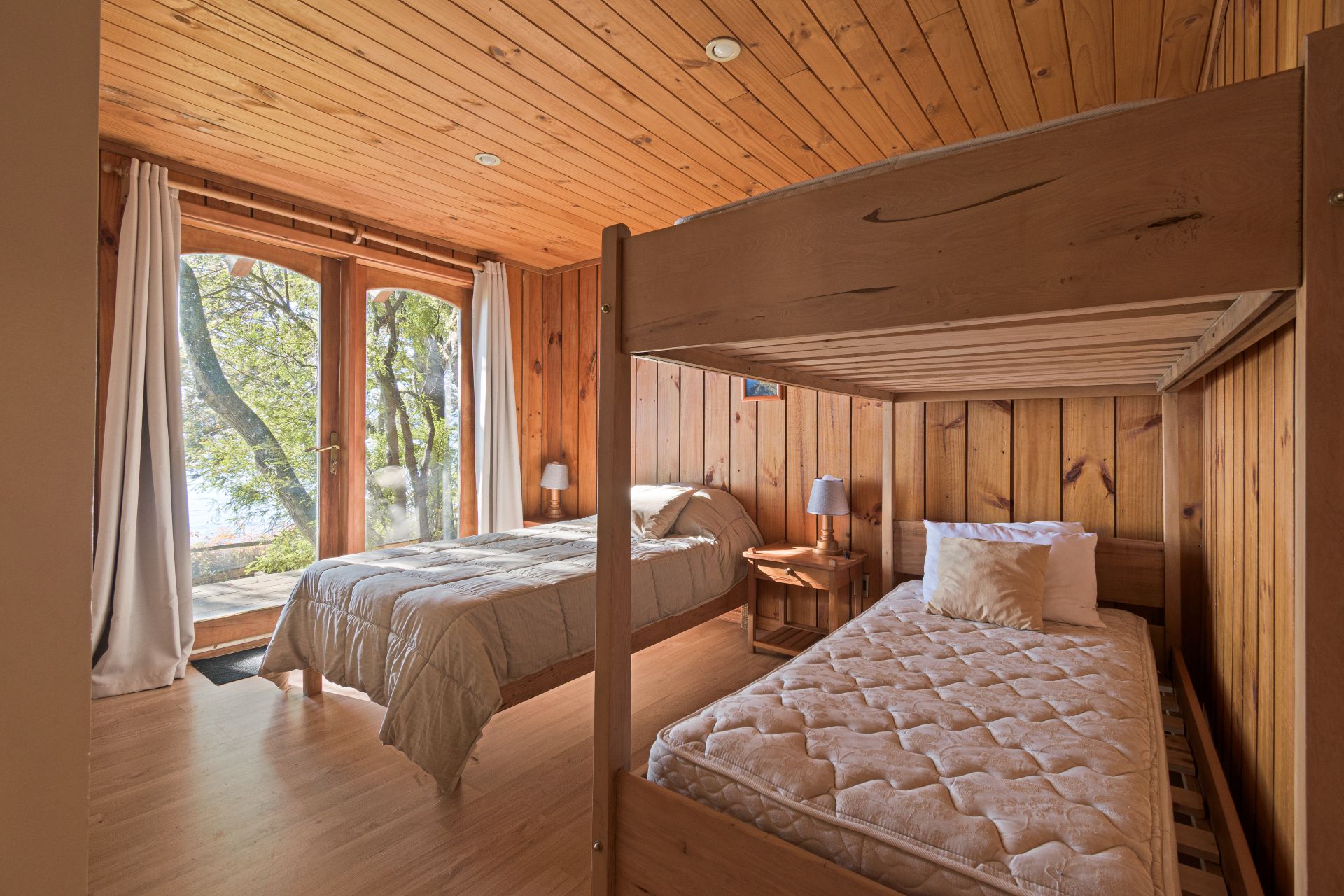 CP1013-Casa-Lago-private-shoreline-Chile-112