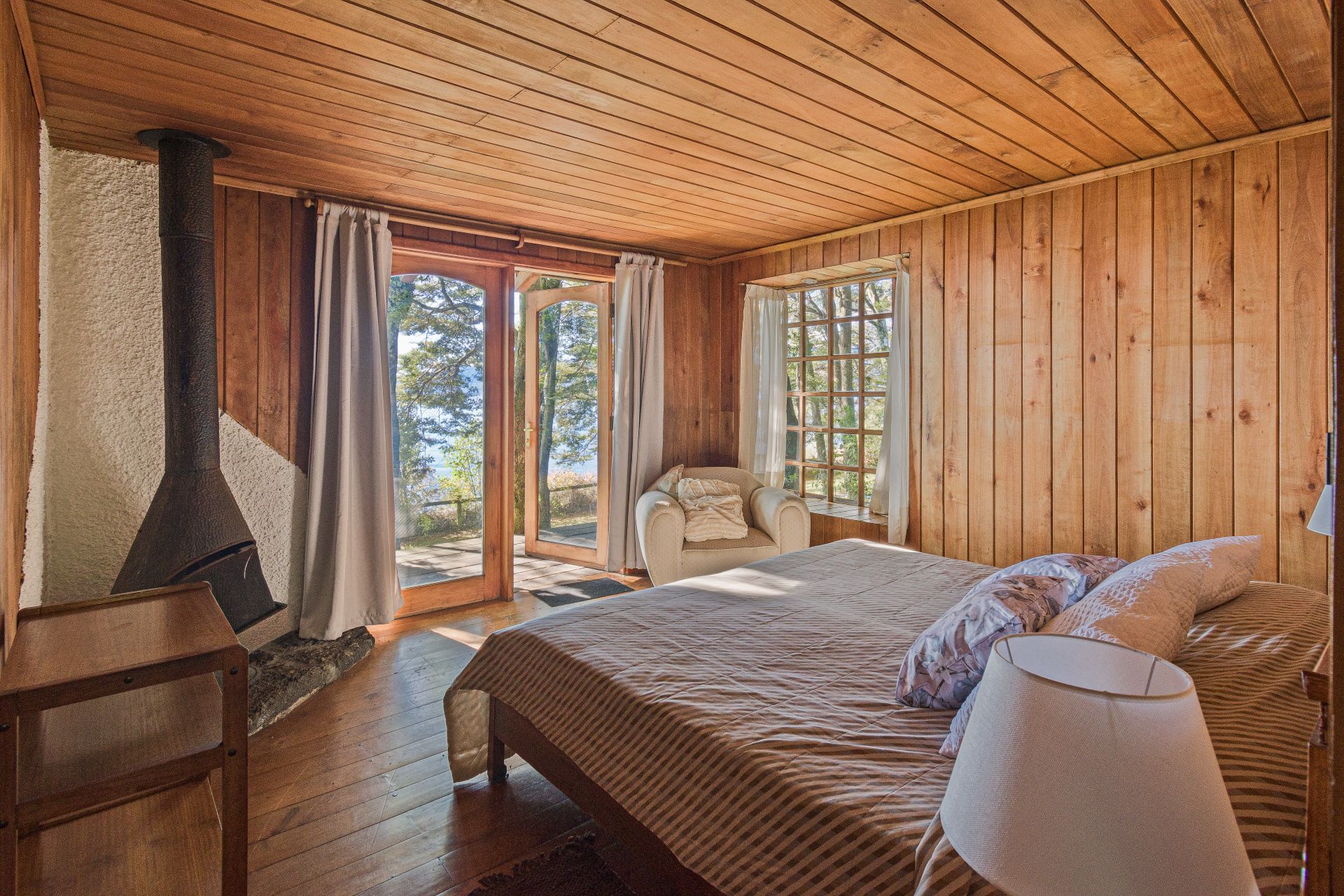 CP1013-Casa-Lago-private-shoreline-Chile-113