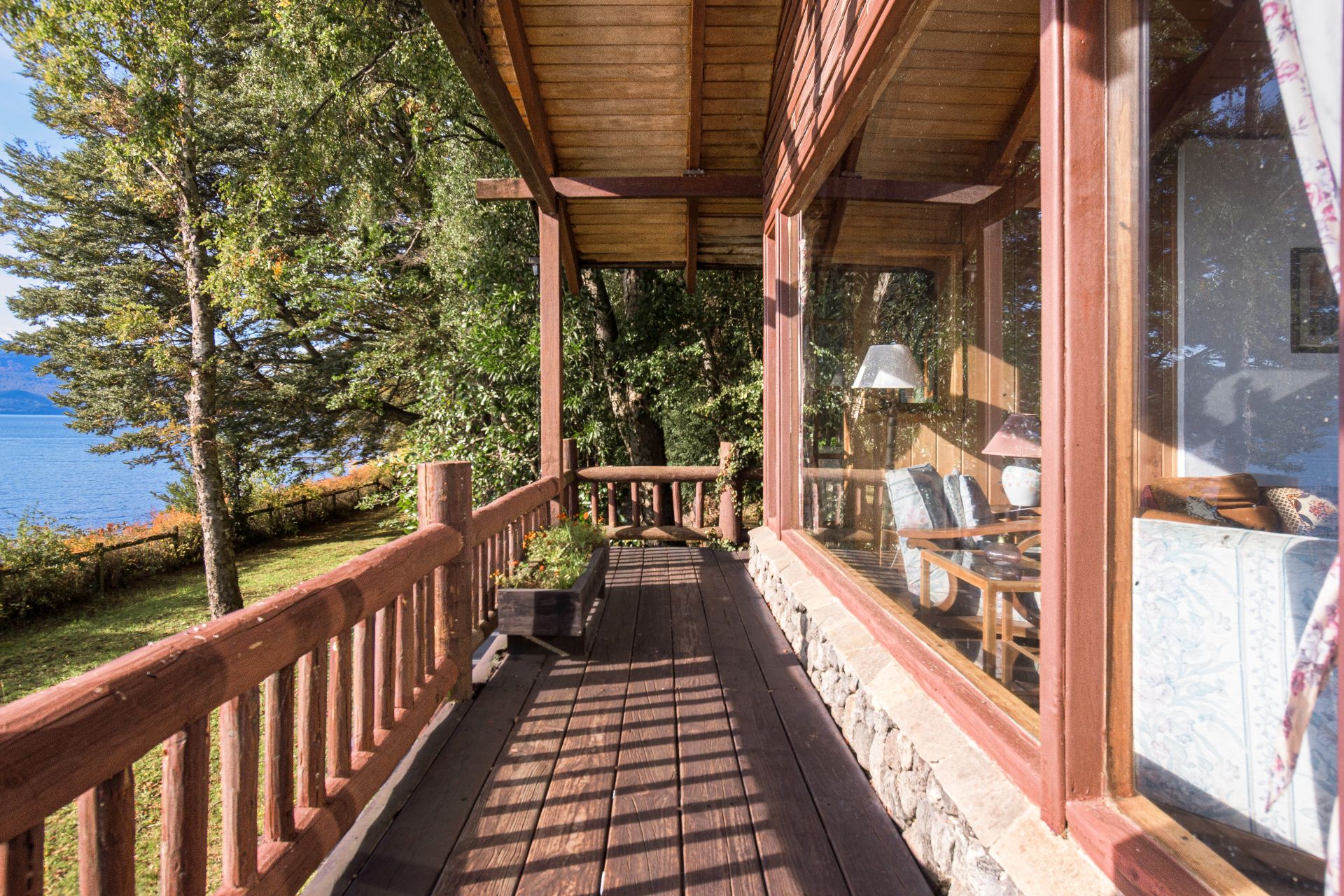 CP1013-Casa-Lago-private-shoreline-Chile-116