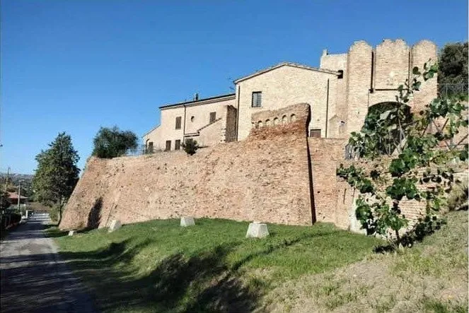 Veduta castello 1