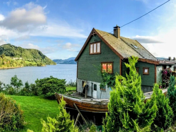 aaa