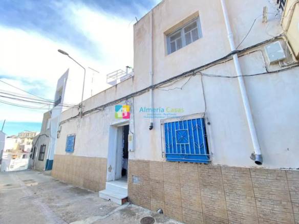 resale town house macael 58550 xl